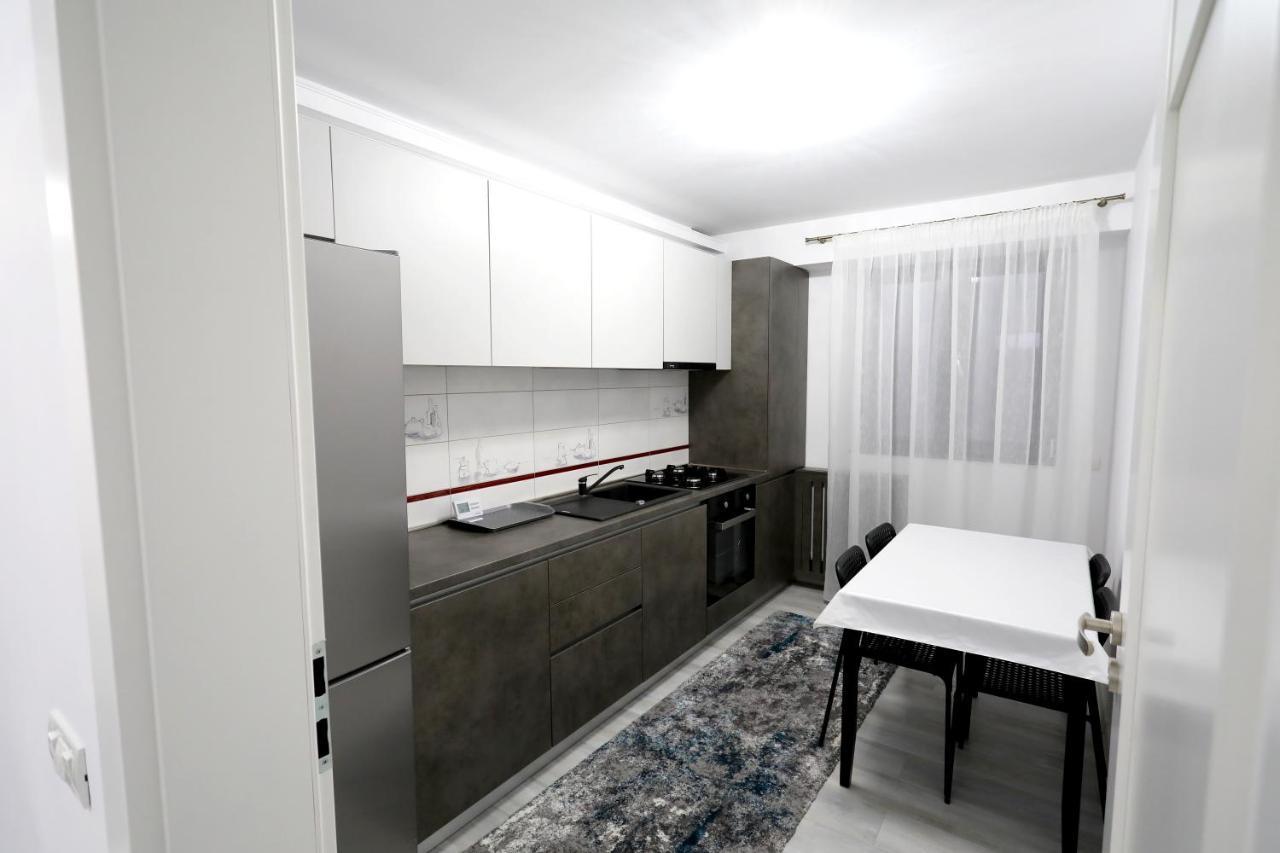 Sif Residence Craiova Exteriör bild