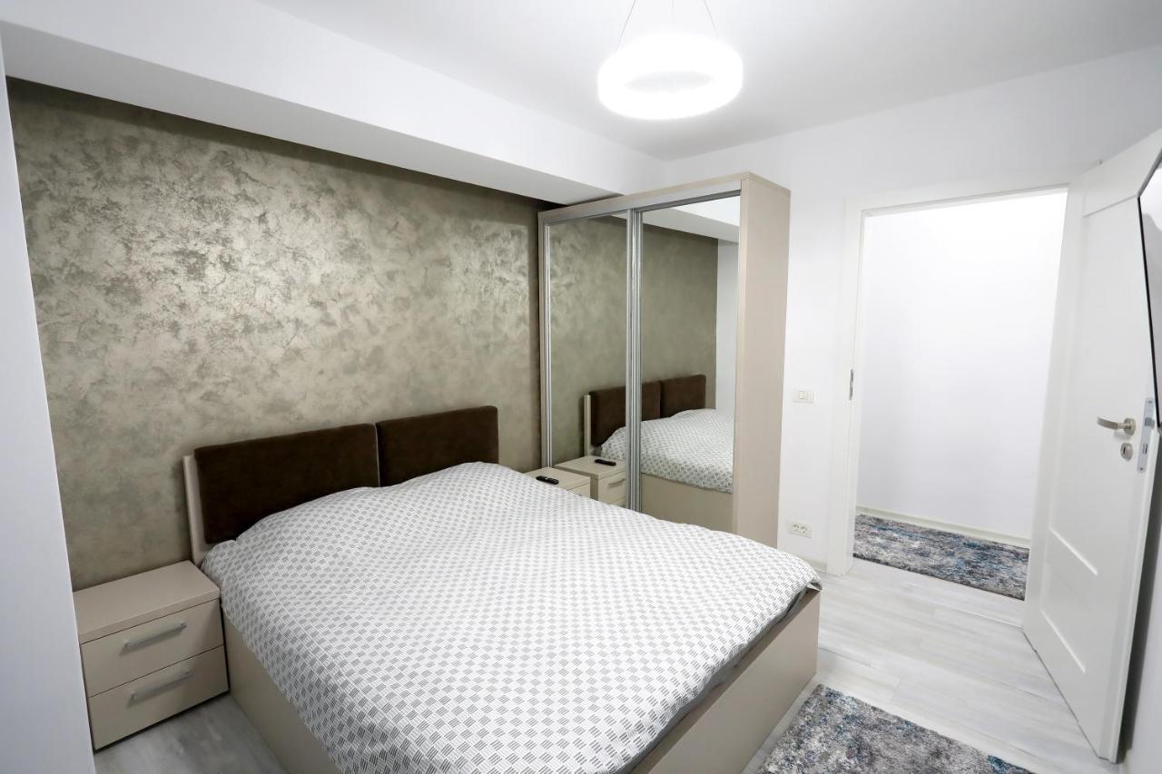 Sif Residence Craiova Exteriör bild