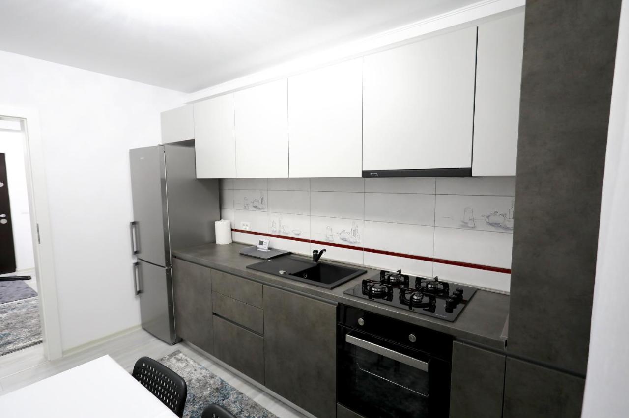 Sif Residence Craiova Exteriör bild
